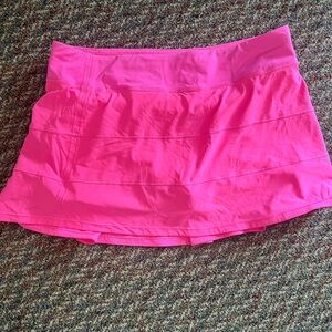 Lululemon new w/o tags Pink Athletic/tennis skirt